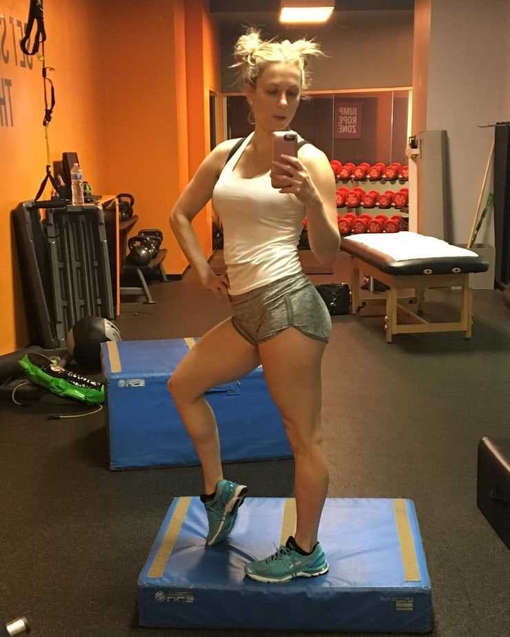 25 Sexy Iliza Shlesinger Feet Pictures Will Blow Your Minds | Best ...