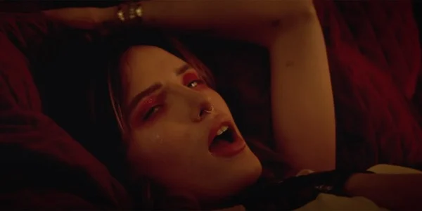 Following Porn Debut, Bella Thorne Reveals Orgy On Her Next Show -  CINEMABLEND