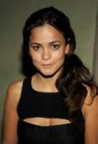 How Tall is Alice Braga? | Height - 5ft 3 or 160cm