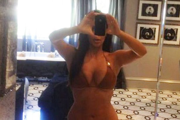 Kim Kardashian nude pictures leaked: Naked selfies appearing to show  reality star appear online - Daily Record