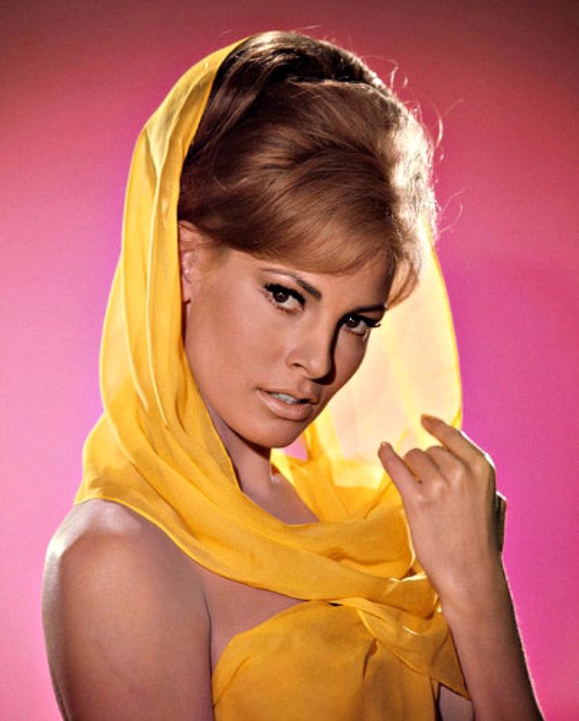 32 Wonderful Color Photos of Raquel Welch, the Classic ...
