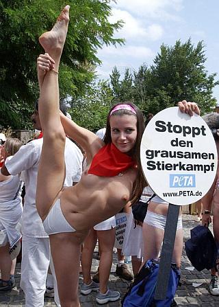 Naked Cheerleaders For PETA? â€“ Naked Protesters & Nude Activists