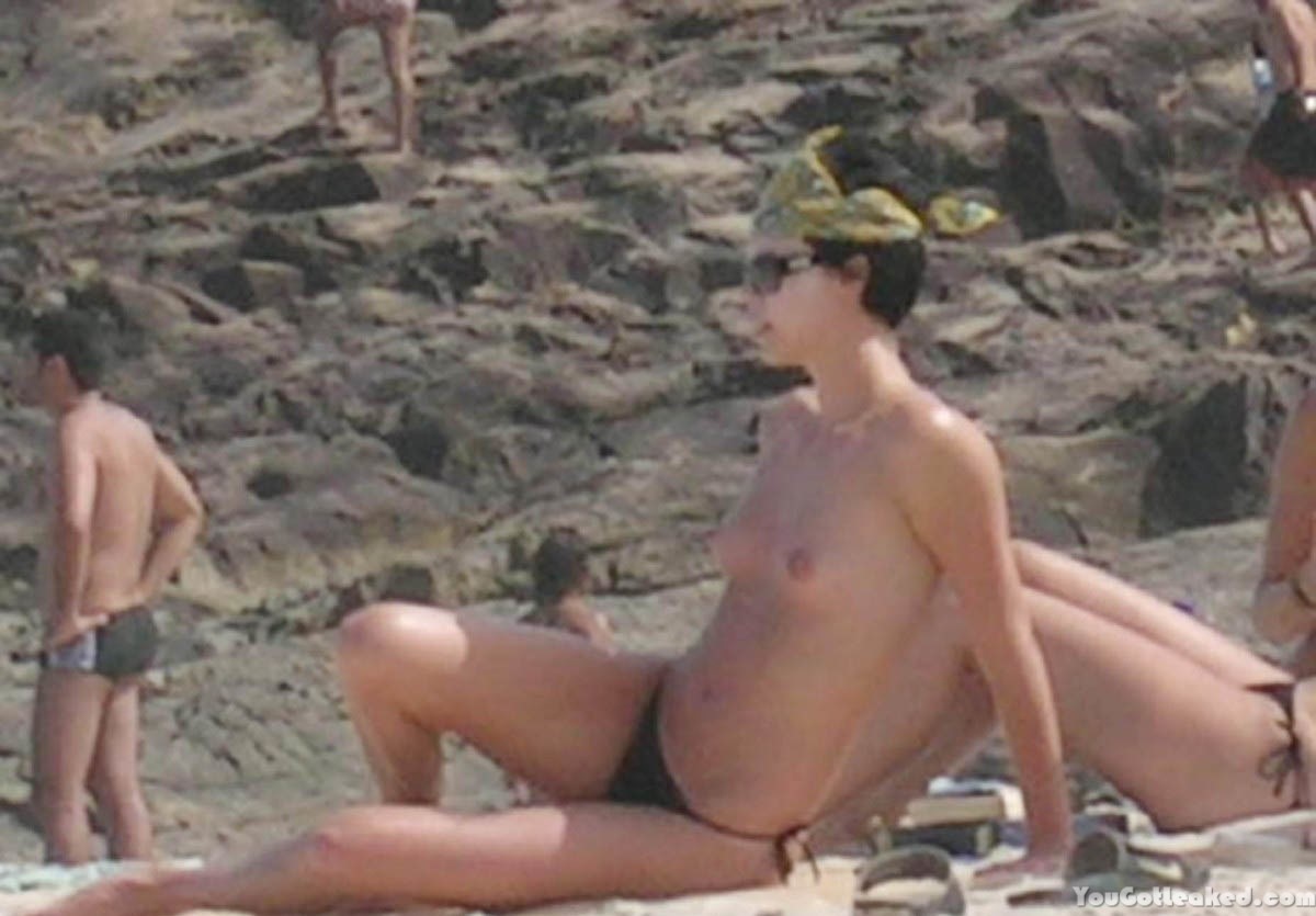 Charlize Theron topless on a beach â€“ The Fappening Leaked ...