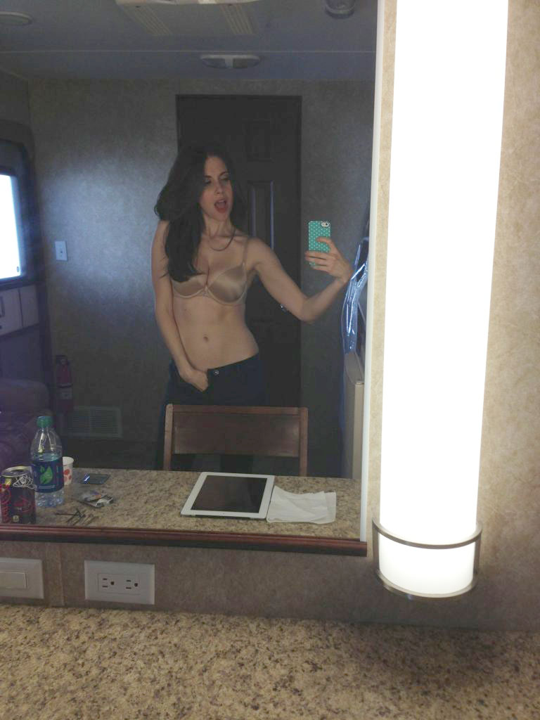 Alison Brie Hot Nude The Fappening Leaked Photos ...