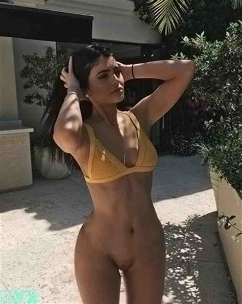 Kylie Jenner Uncensored Nude Pics | CLOUDY GIRL PICS