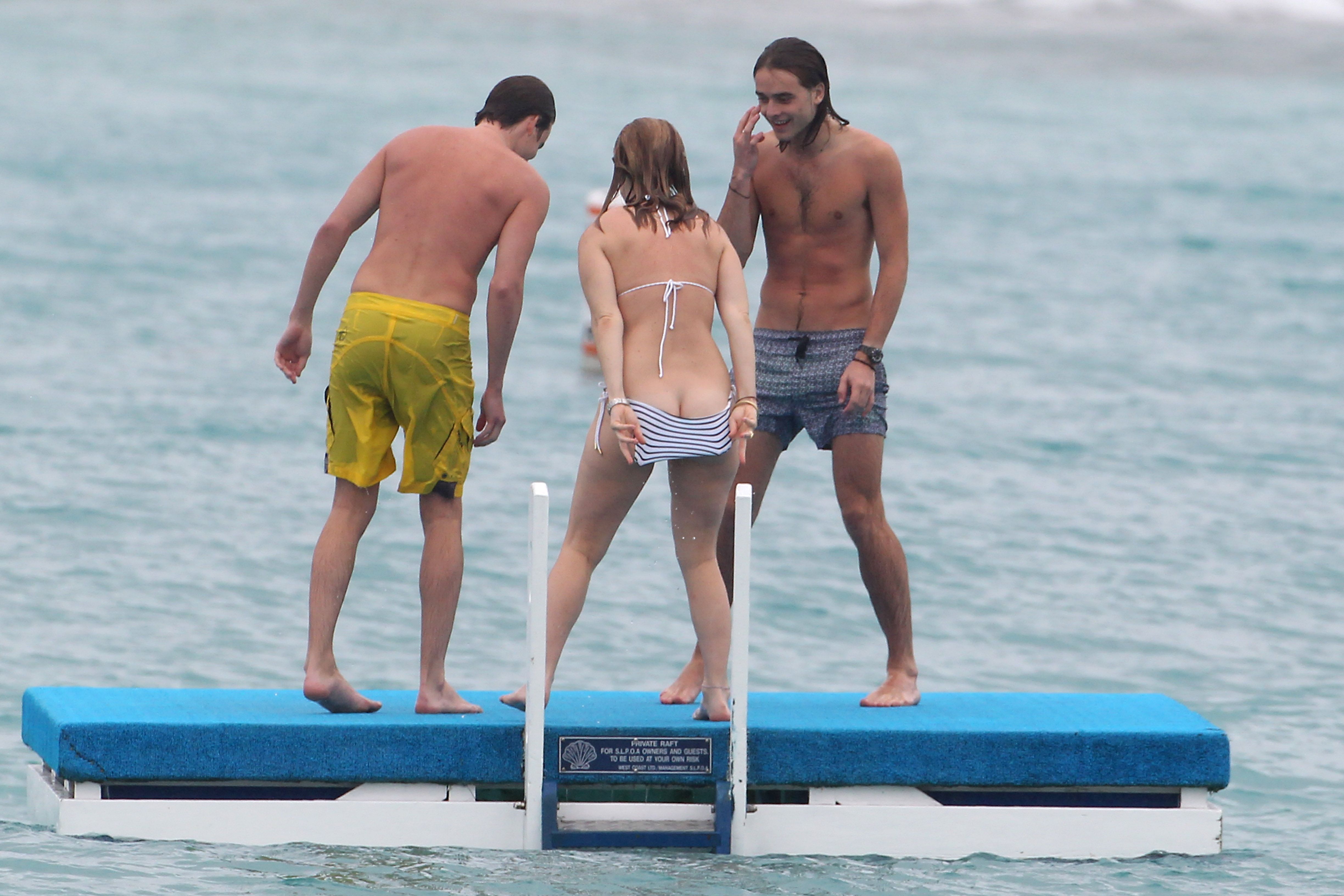 Alice Eve playing @ the beach in Barbados | Celebrity Oopsies
