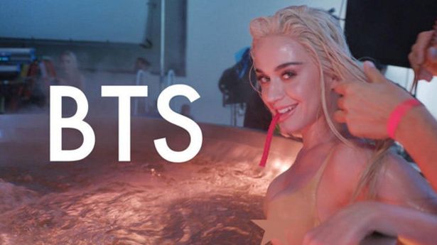 Katy Perry dares to bare boobs in nipple-flashing spectacle ...