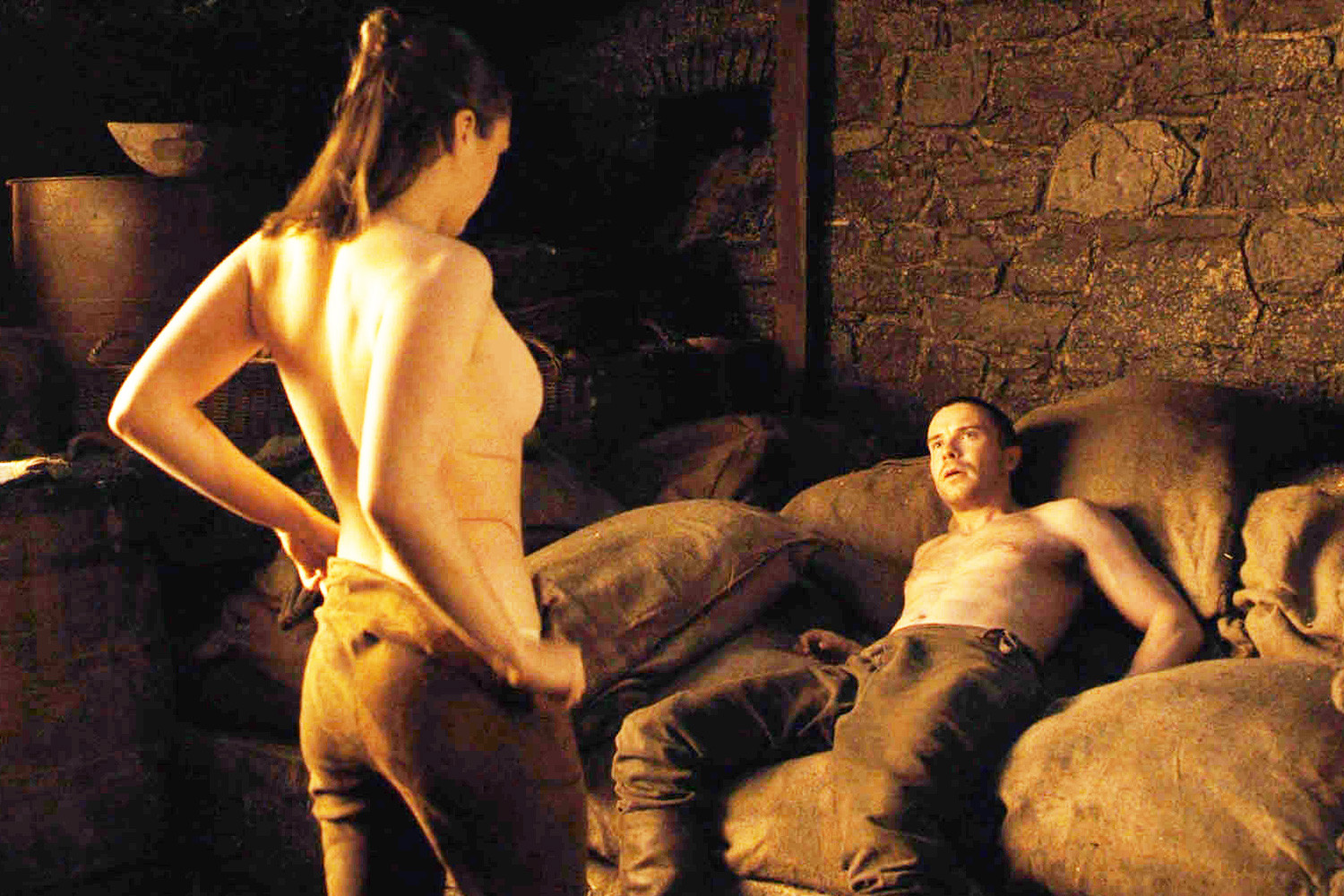 Game Of Thrones fans freak out over 'weird and uncomfortable ...