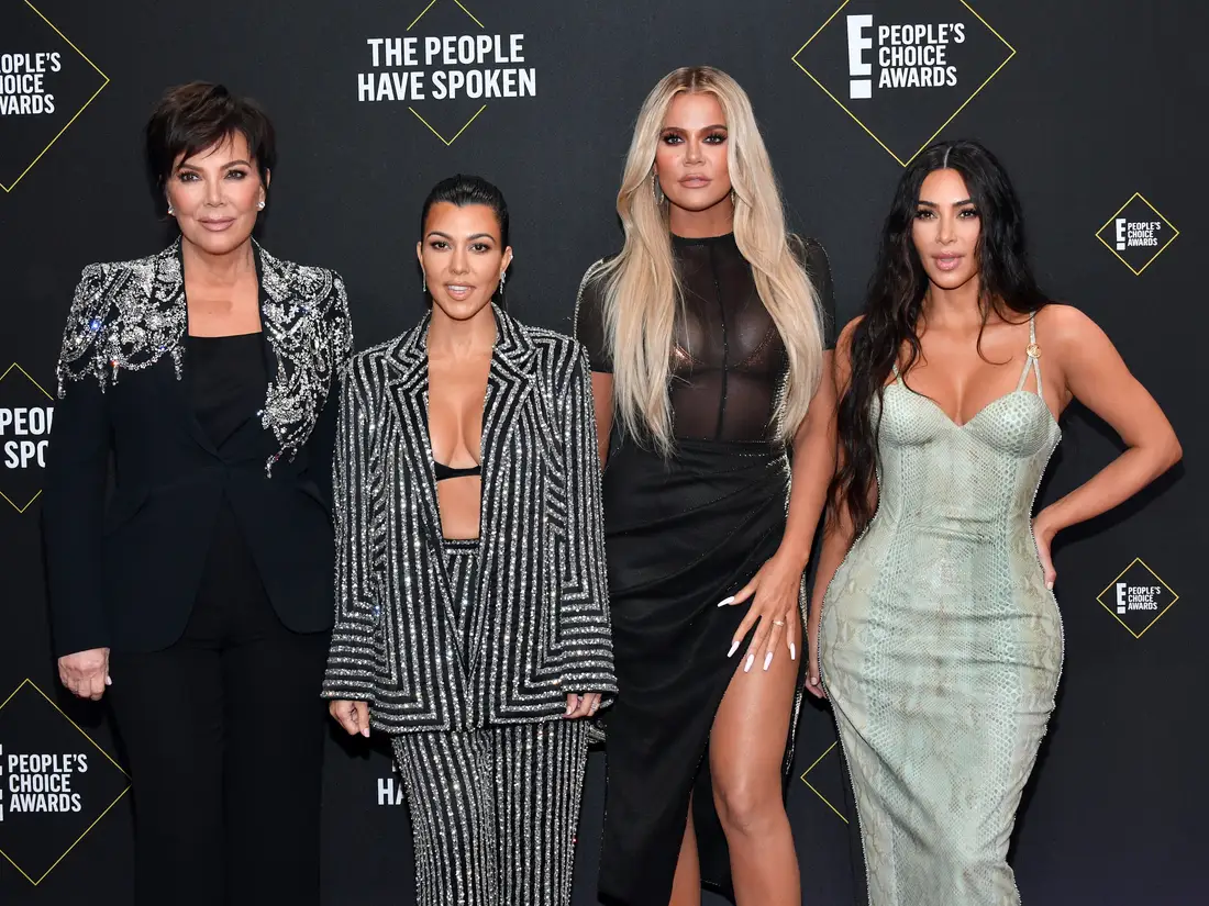 Kourtney and Khloe Kardashian wore bras to the 2019 PCAs with Kim ...