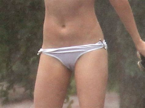 Pussy Makeup 178035 Kristen Stewart In See Through Bikini | CLOUDY ...