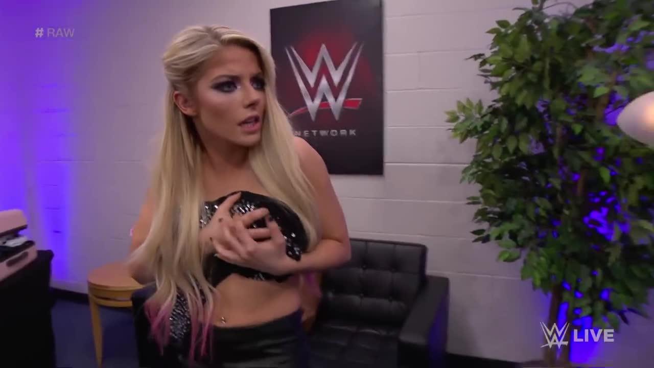 WWE official walks in on topless Alexa Bliss getting changed ...