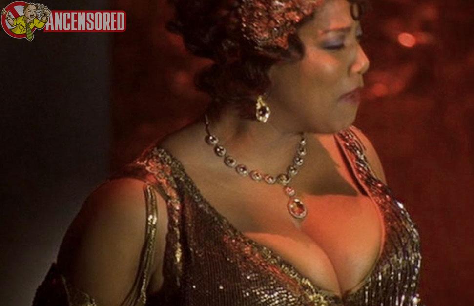 Naked Queen Latifah in Chicago < ANCENSORED