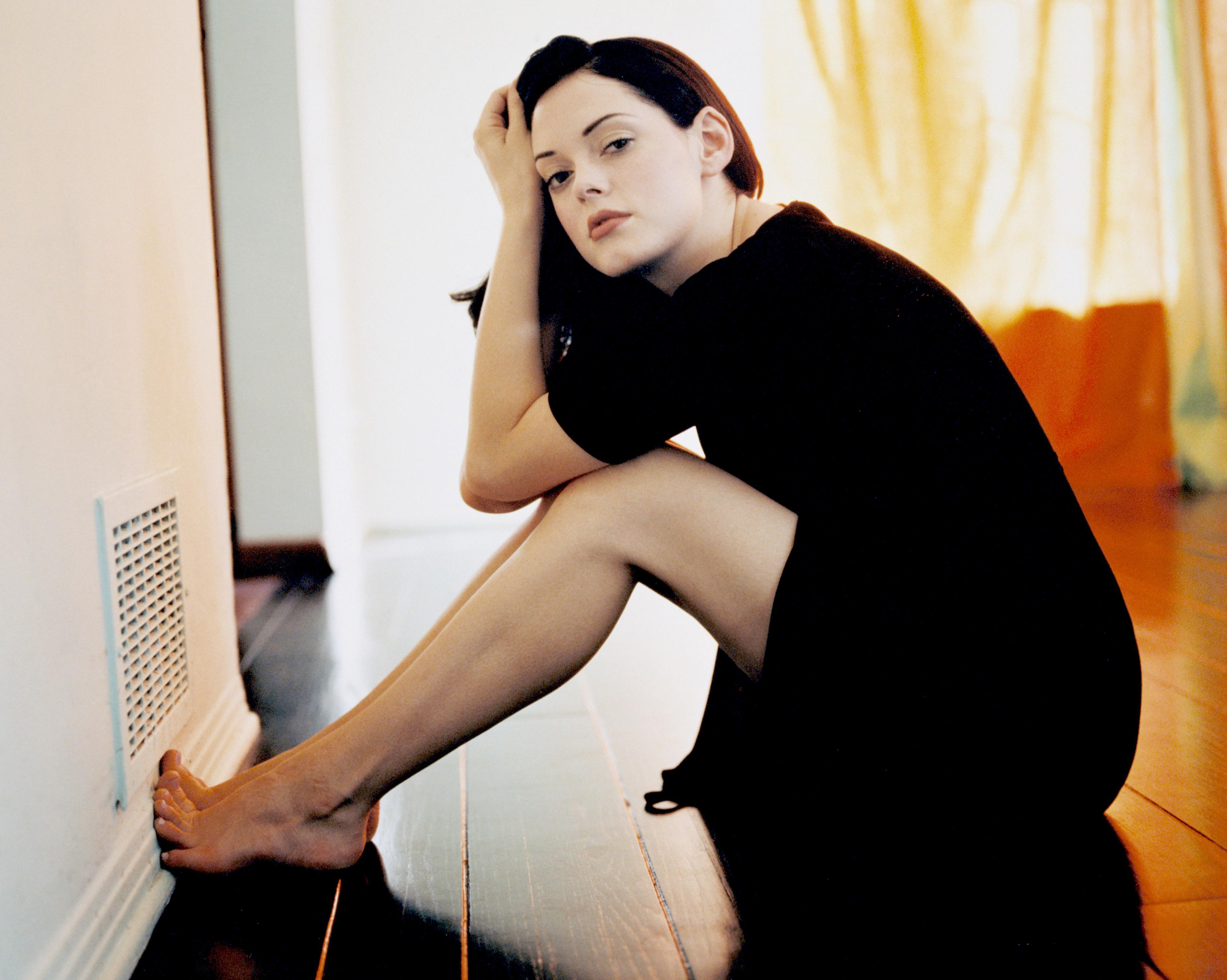 49 Sexy Rose Mcgowan Feet Pictures Will Prove That She Is Sexiest ...