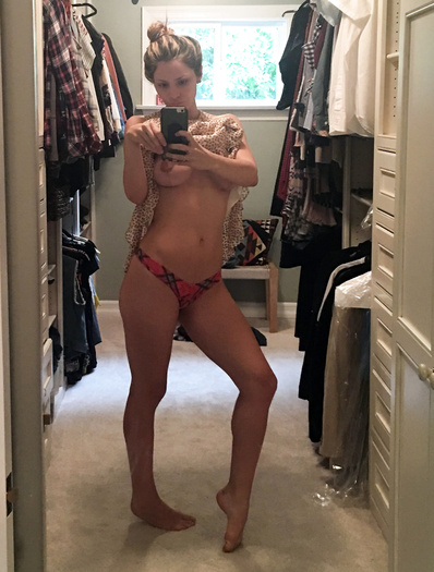 Katharine McPhee - nude leaked photos - Celebs Roulette Tube