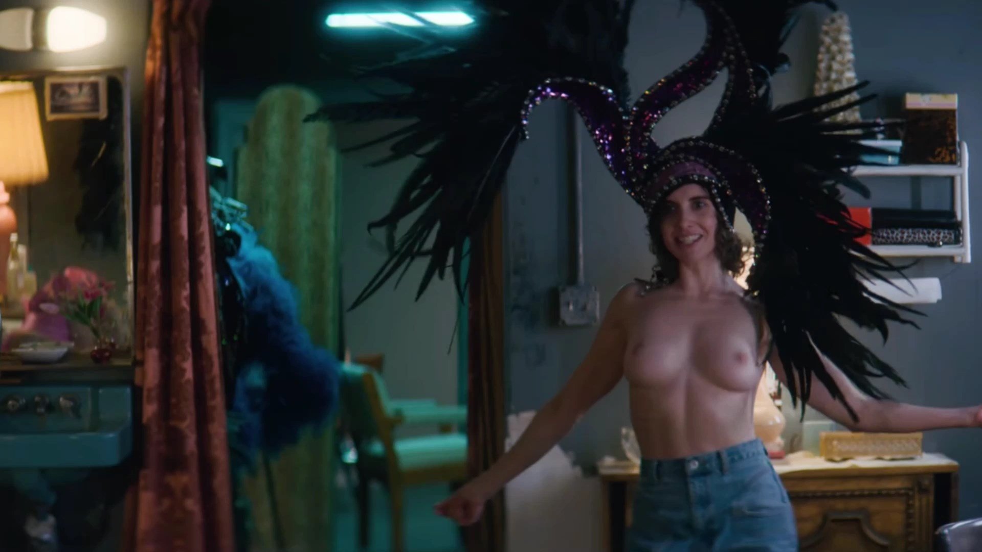 Alison Brie Nude â€“ GLOW (4 Pics + GIF & Video) | #TheFappening