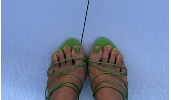 Kendall Jenner is body-shamed for how her feet look ...