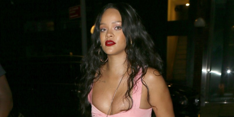Rihanna Shows Off Boobs In Itsy-Bitsy Pink Top In Brooklyn