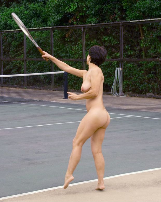 Nude Tennis