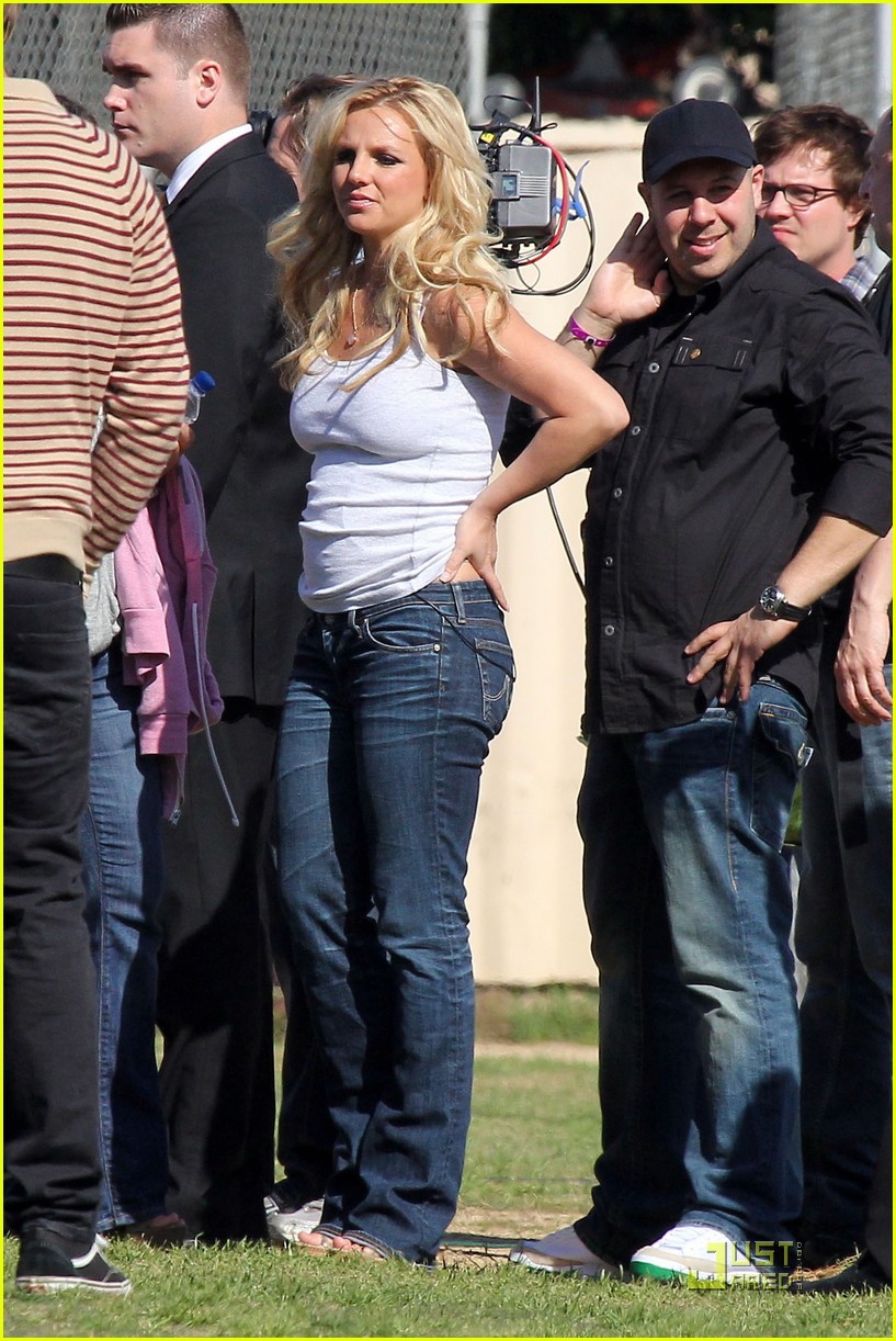 Britney Spears: 'Jimmy Kimmel' Sketch with 'Jackass' Crew ...