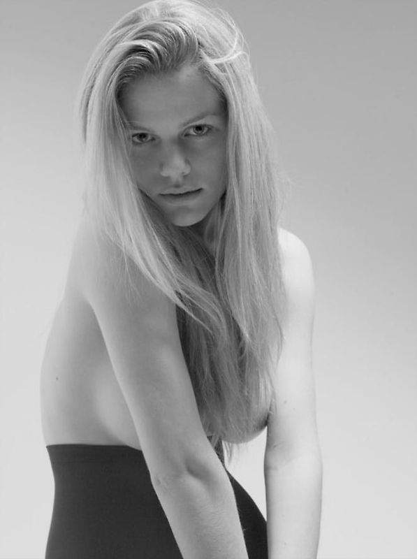 Brooklyn Decker â€“ Mark Squires' Topless Photoshoot | sexy ...