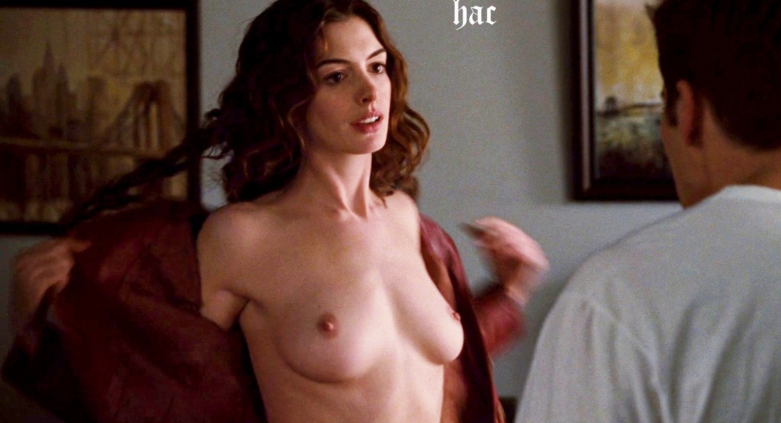 Anne Hathaway naked tits HD : celebnsfw