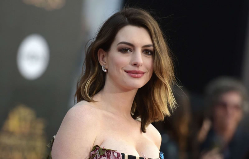 Anne Hathaway Plastic Surgery REVEALED? (Before & After 2018)
