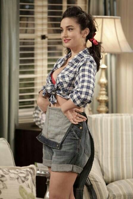 Pin by George on Last Man Standing | Molly ephraim hot, Red ...