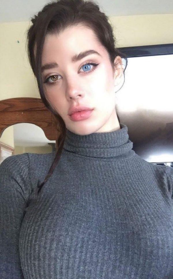 This 20-Year-Old model with different colored eyes is ...