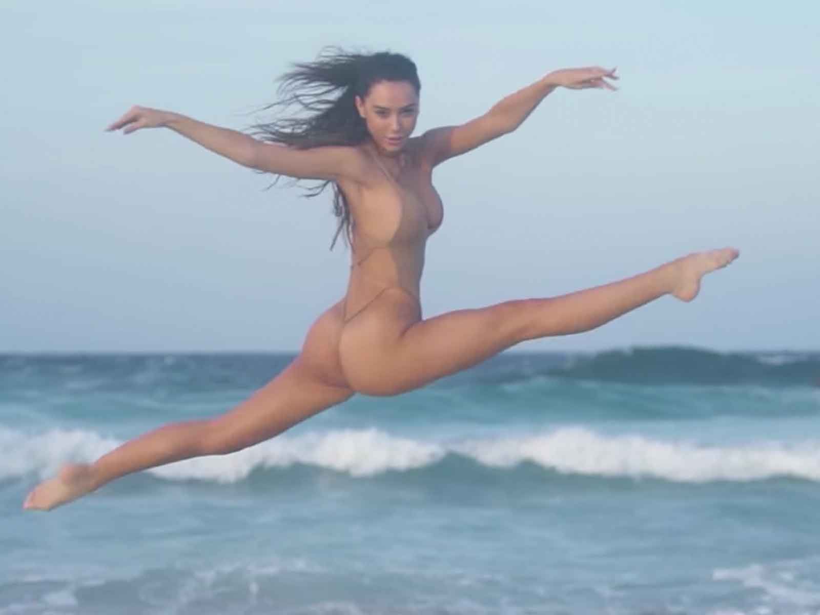 Alexis Ren Celebrates 'SI' Swimsuit Rookie of the Year With ...