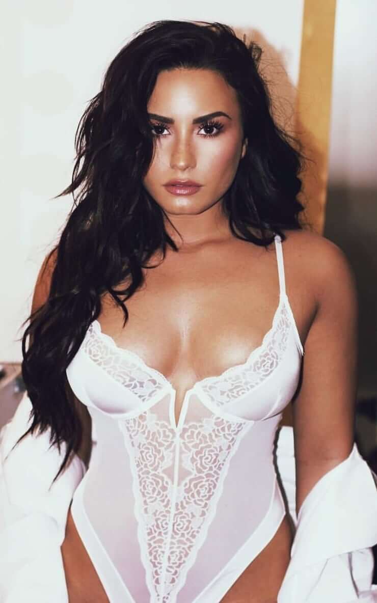 61 Sexy Demi Lovato Boobs Pictures Which Will Make You ...