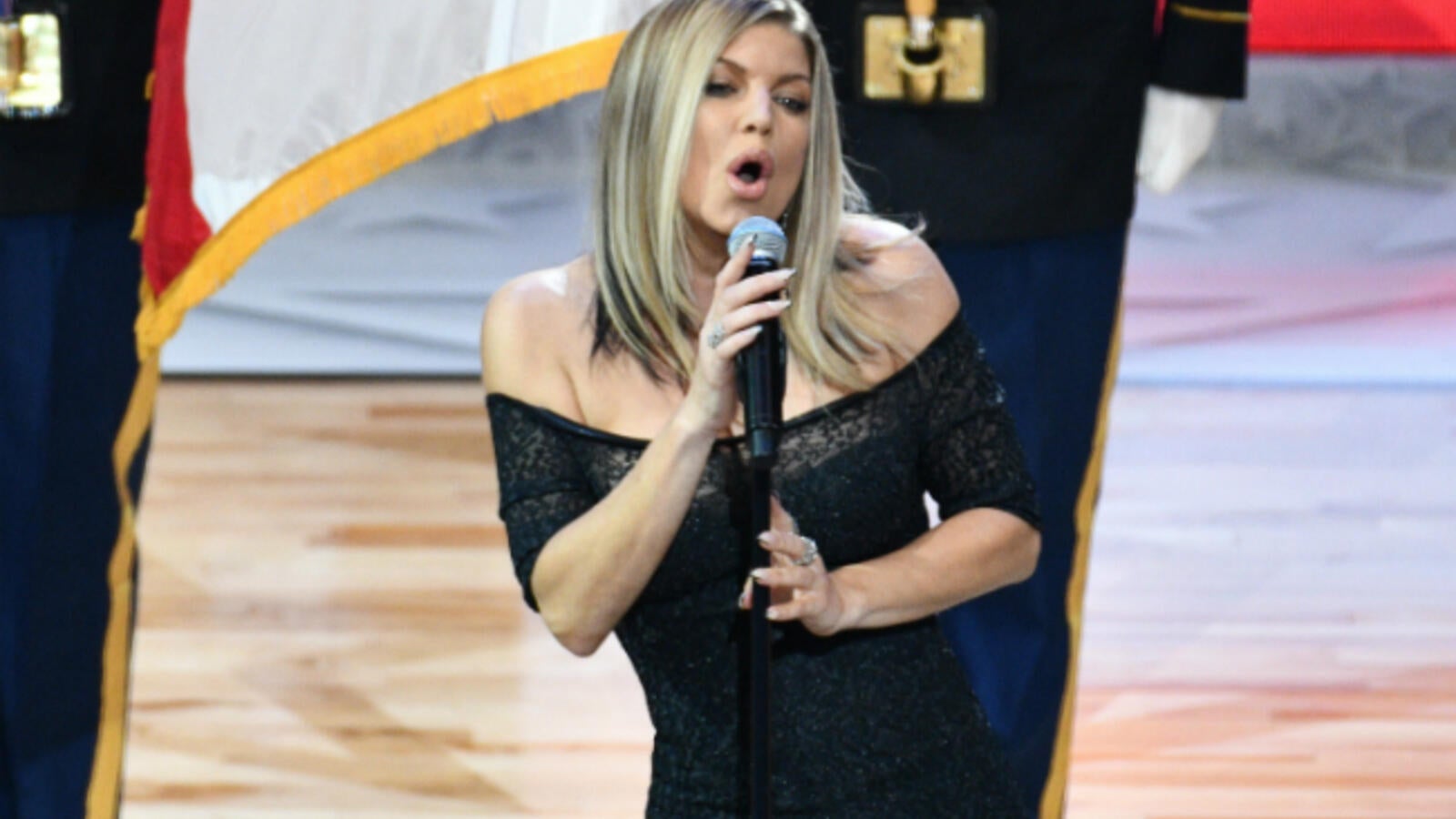 Fergie's 'Sexy' National Anthem Cover Leaves Khloe ...