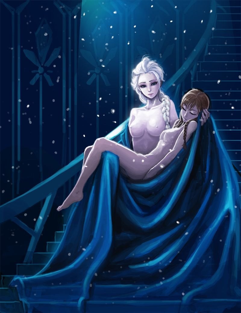 Elsa carrying Anna while they are naked. : frozenporn