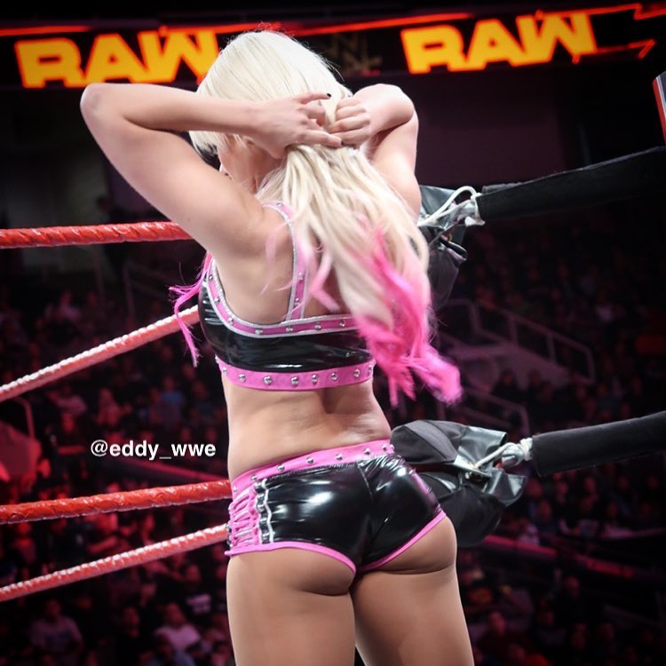 Alexa Bliss booty at RAW : WrestleWithThePlot