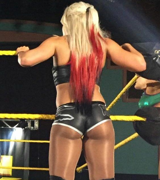 15 Pictures That Prove Alexa Bliss Is Hot AF | TheSportster