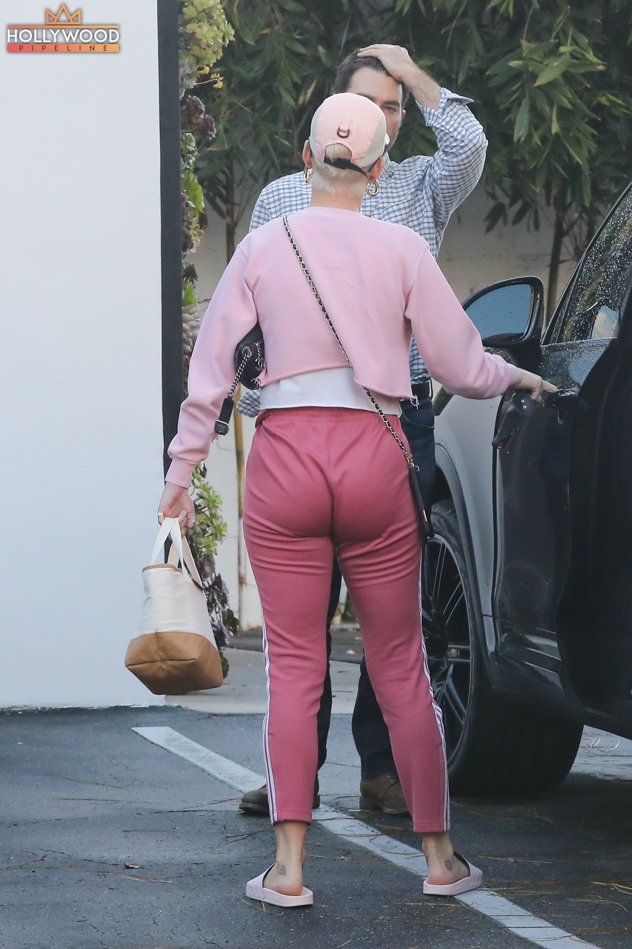 Katy Perry's Hungry Bum Swallows Pants Whole - Hollywood ...