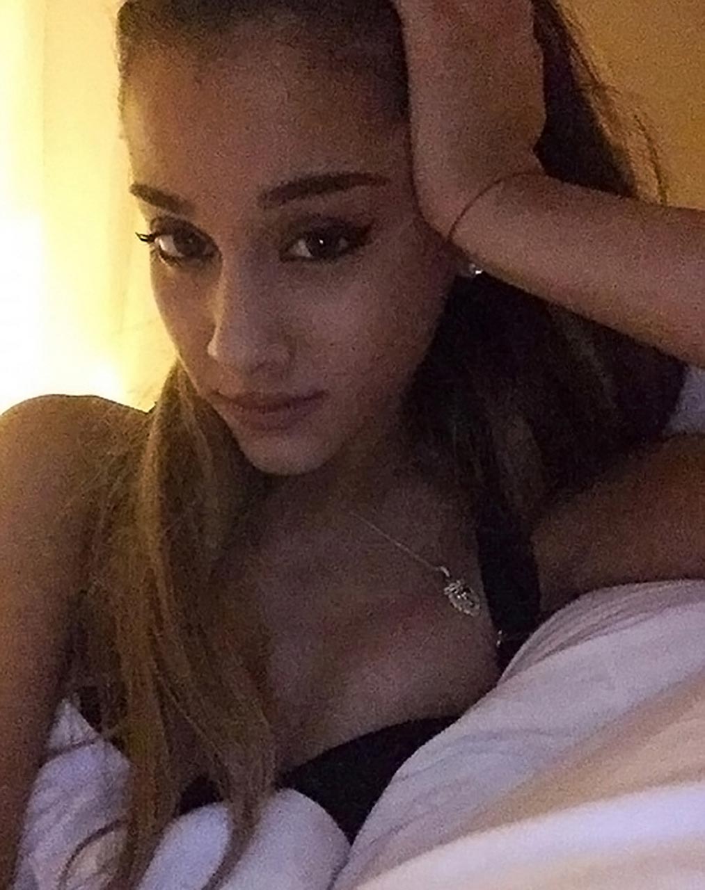 Ariana Grande NUDE Leaked Pics and PORN Video!