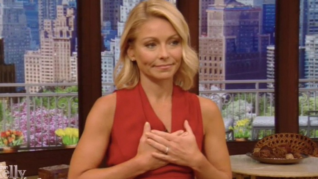Kelly Ripa body-shamed for 'sexy' bikini picture snapped by ...