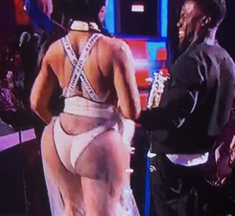 Video: Nicki Minaj's Ass Looks Terrible on VMAs ...