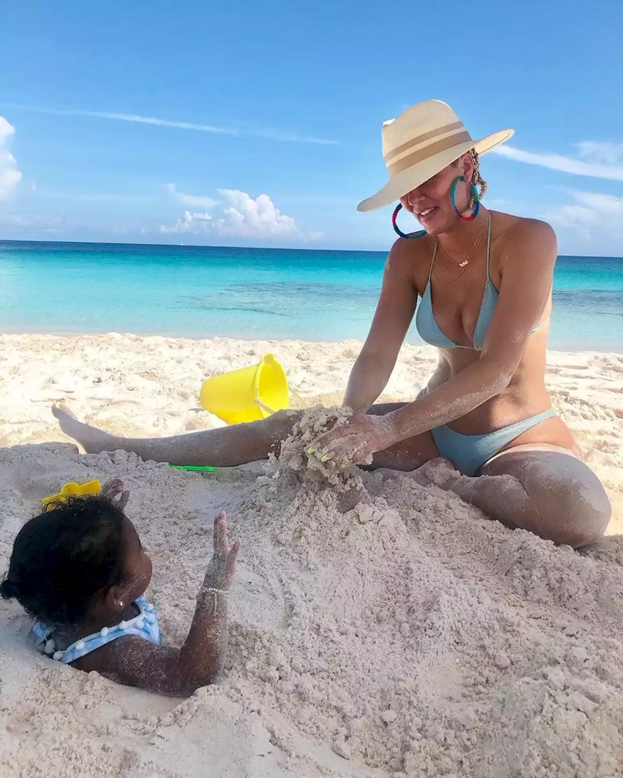 Khloe Kardashian Poses in Bikini and Plays With Her Beach ...