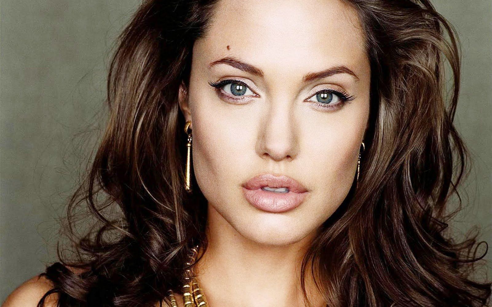 Angelina jolie hot looking face wallpaper Angelina jolie hot ...
