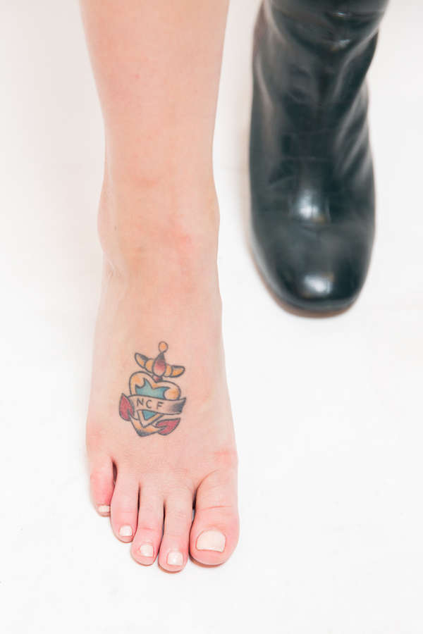 Halsey Feet (19 images) - celebrity-feet.com