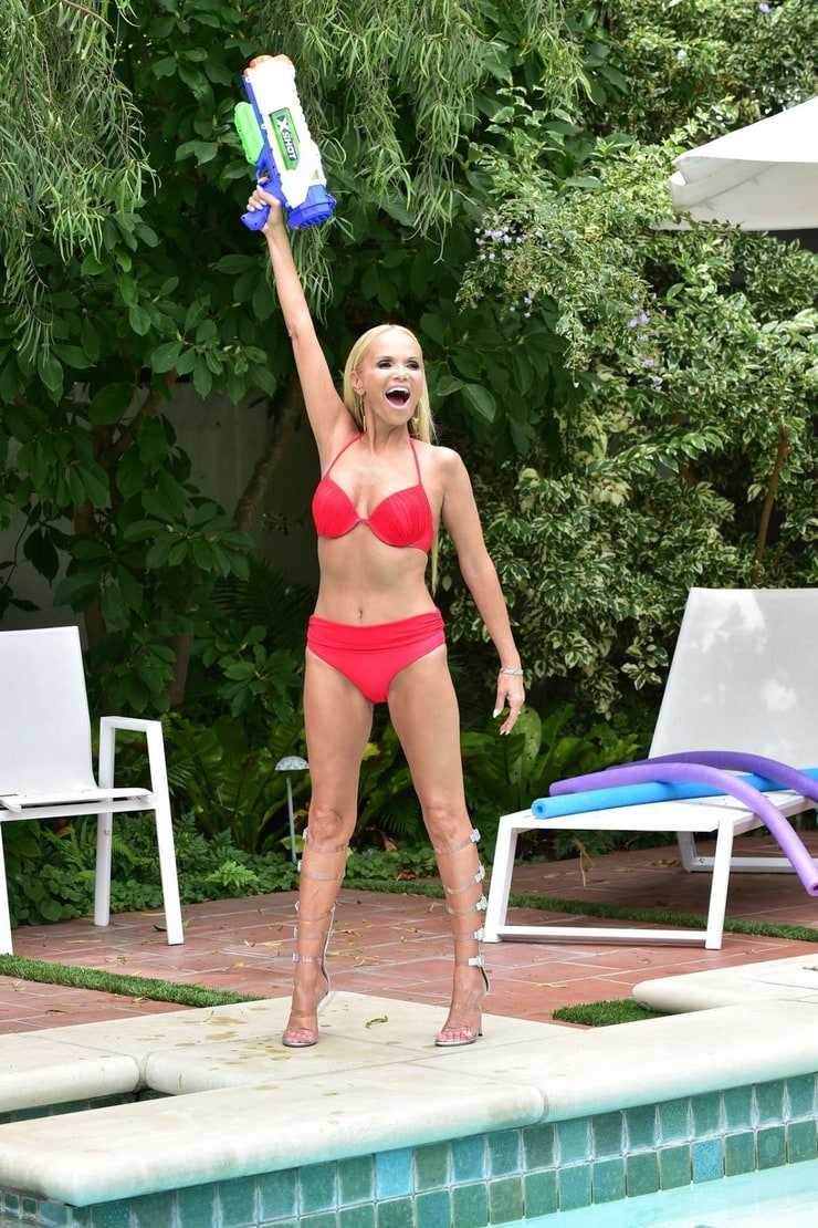 61 Sexy Kristin Chenoweth Pictres Which Demonstrate She Is ...