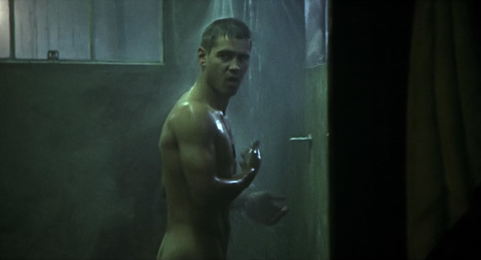 ausCAPS: Colin Farrell nude in Tigerland