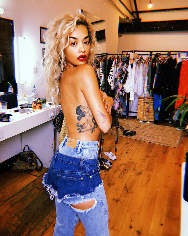 Sexy: The jeans you love - Rita Ora - Trendtation