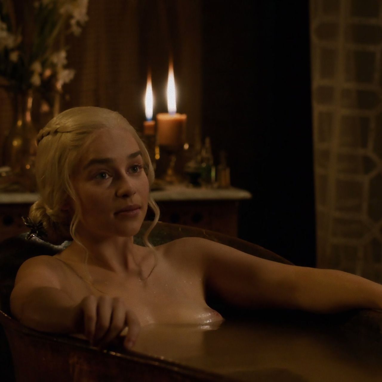 Best Naked Photos - Emilia Clarke naked in Game of Thrones ...