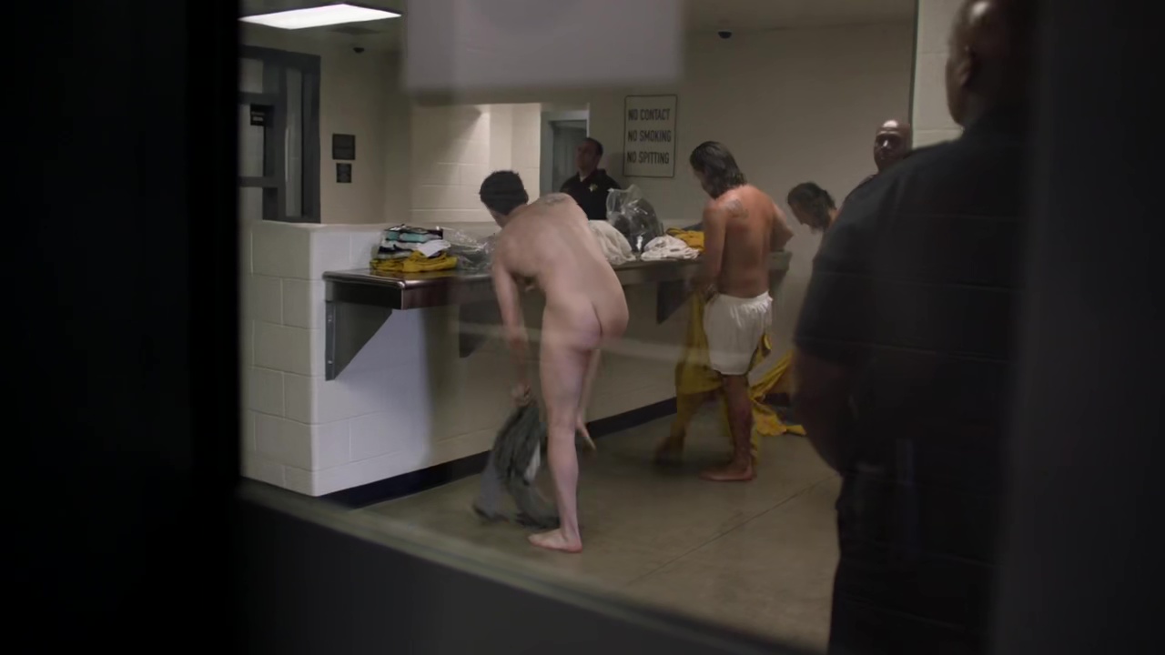 ausCAPS: Cameron Monaghan nude in Shameless 9-06 