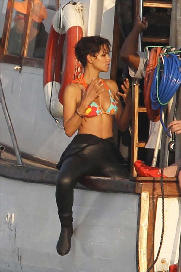 Dark Tide: Halle Berry and some sharp ass teeth are involved ...