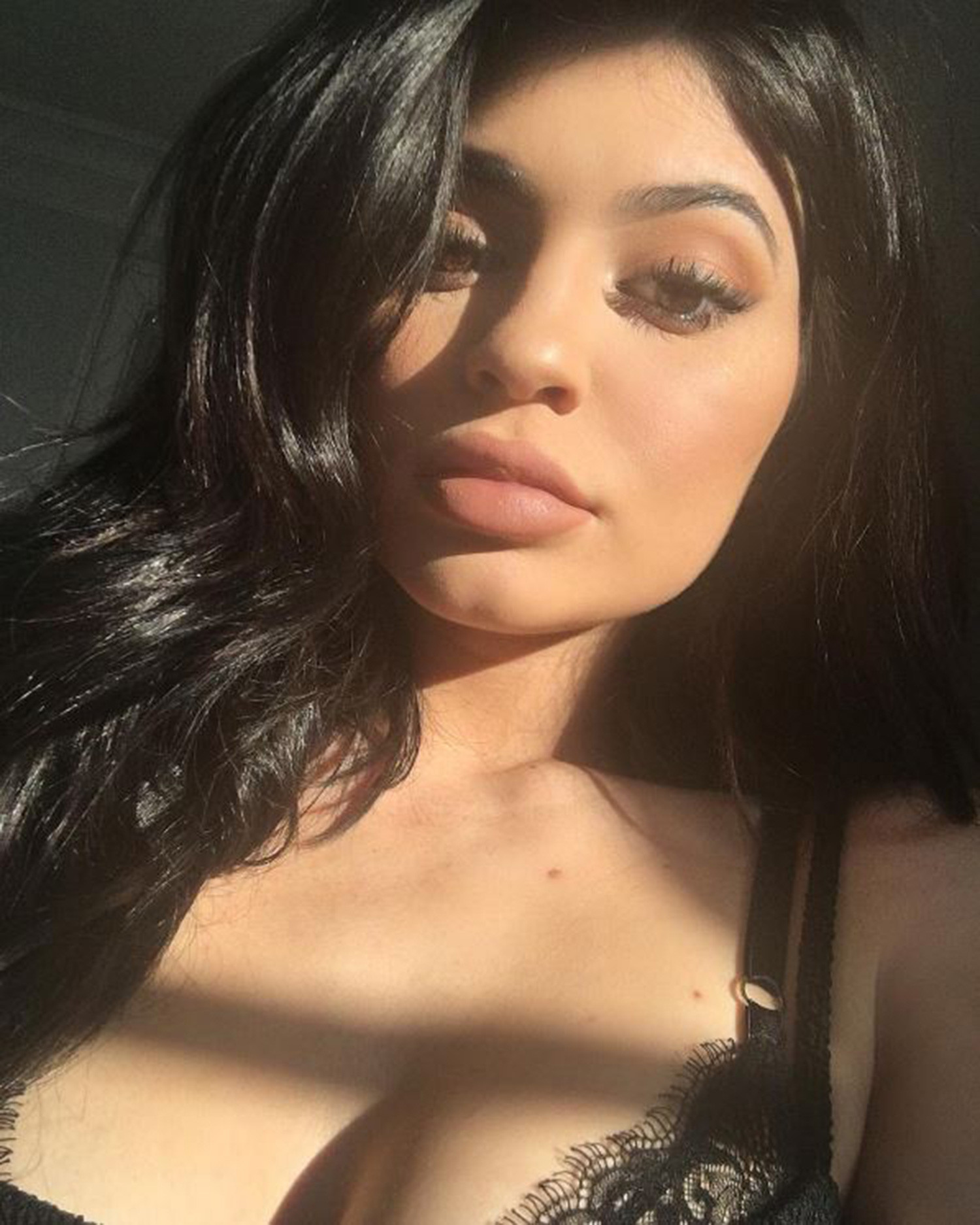 You'll never see my sex tape! Kylie Jenner shoots herself in ...