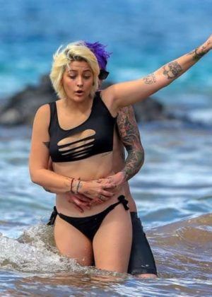 Paris Jackson in Black Bikini at a Beach in Maui | Paris ...