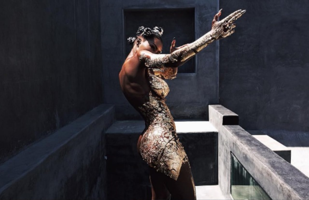 Teyana Taylor Is Naked and Dipped in Gold in New.